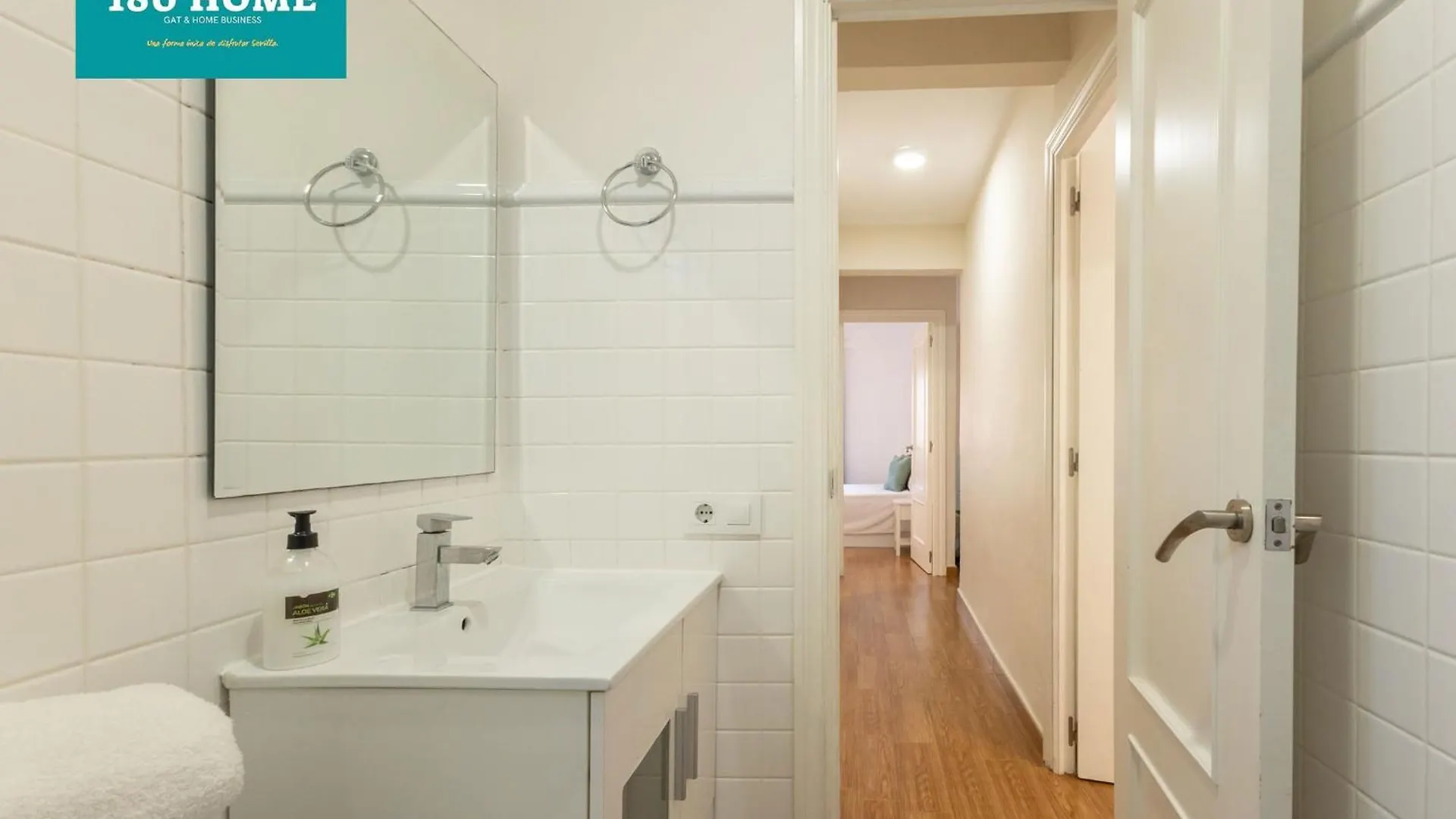 180Home Luxury Gran Poder Seville 0*,  Spain